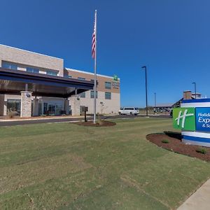 Holiday Inn Express & Suites - Union City, An Ihg Hotel